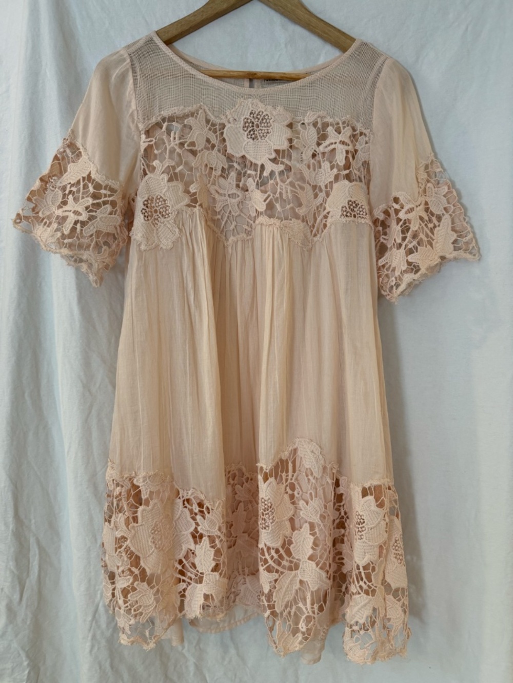 Holding Horses Anthropologie Peach Crochet Lace Dress — Size 6 NWT
